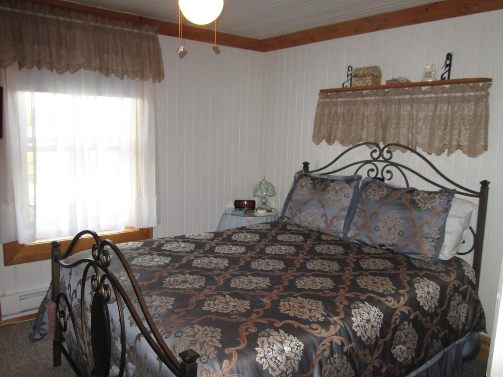 Gite Les Acres Tranquilles B&B Port-Daniel Exterior photo